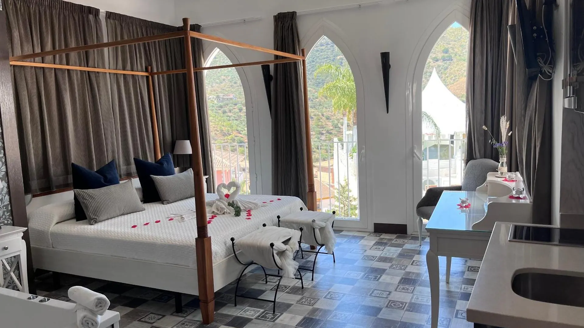 Balcones De Bentomiz Aparthotel Velez Malaga